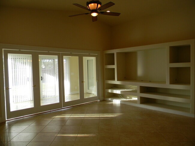 Building Photo - Amish #2