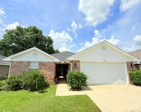 Building Photo - 3312 Village Green Dr