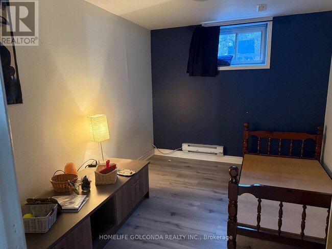 Building Photo - 81 Sexton Crescent