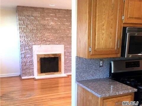 Foto del edificio - 215 Middle Neck Rd