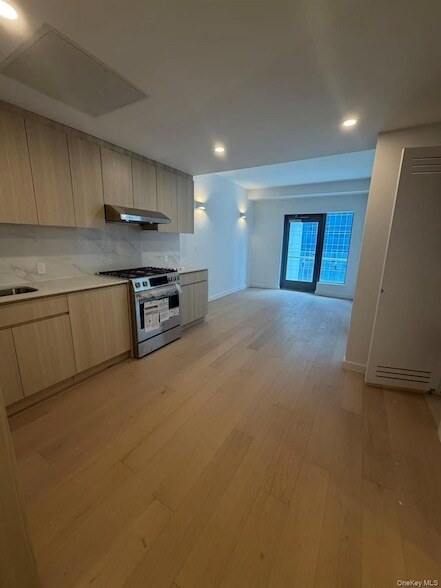 Foto del edificio - 33-71 Prince Street Unit 6A