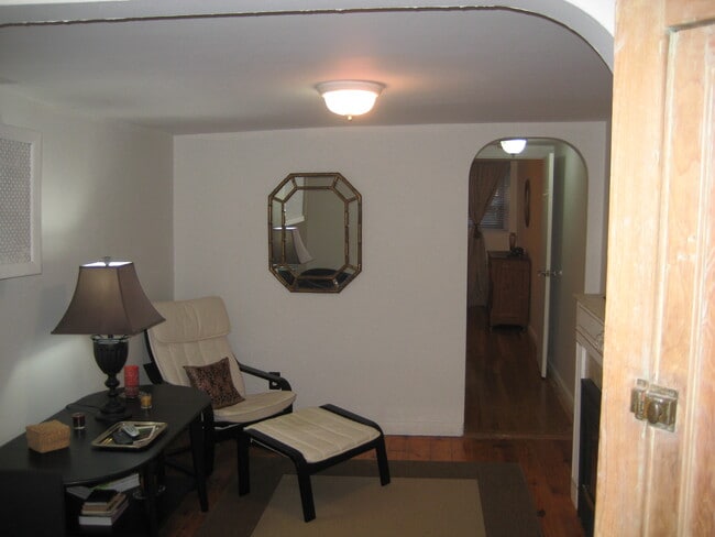 Foto del edificio - 297 E 7th St