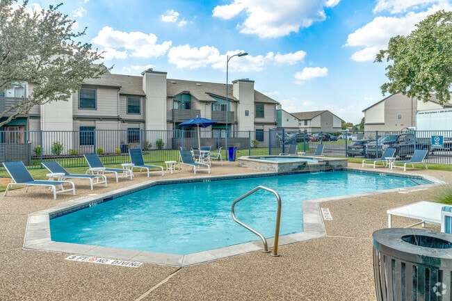 Building Photo - Ashton Apartments