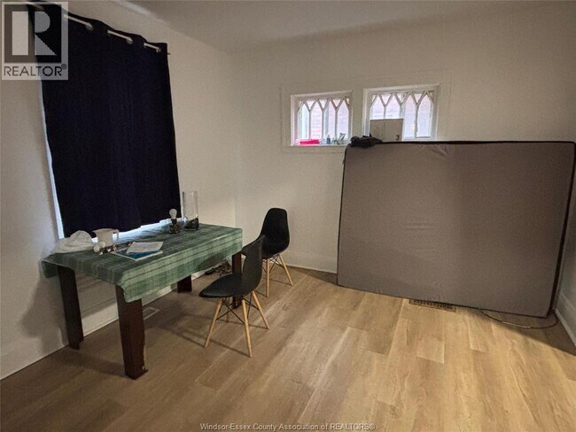 Photo du bâtiment - 442 Erie St W