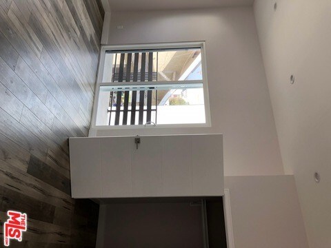 Building Photo - 3957 S Budlong Ave