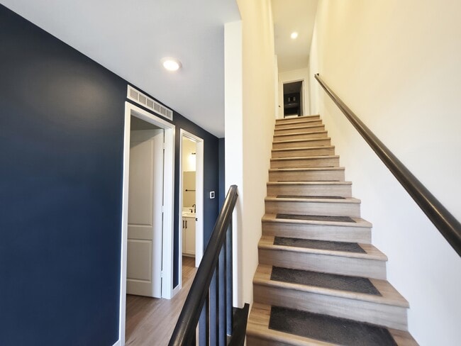 Building Photo - 27589 Sanctuary Ct
