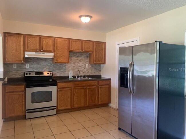 Building Photo - 4706 E Sligh Ave