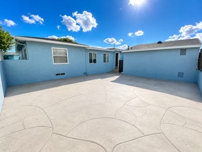 Building Photo - 6350 Mesita Dr