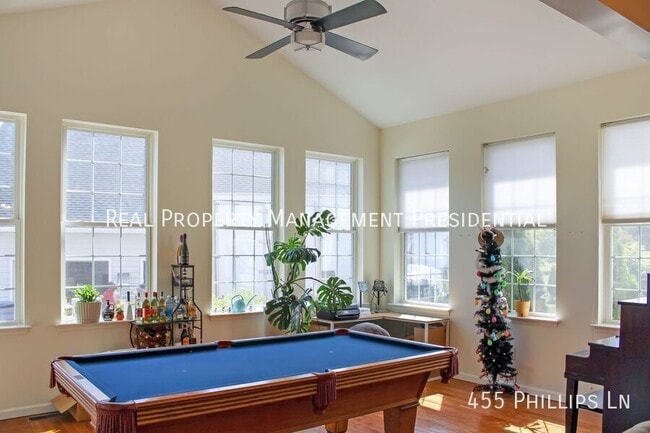 Building Photo - 455 Phillips Ln
