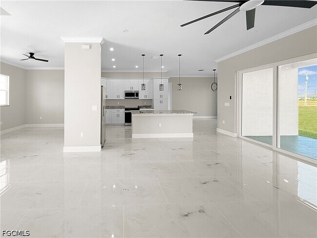 Foto del edificio - 303 NW 26th Ave