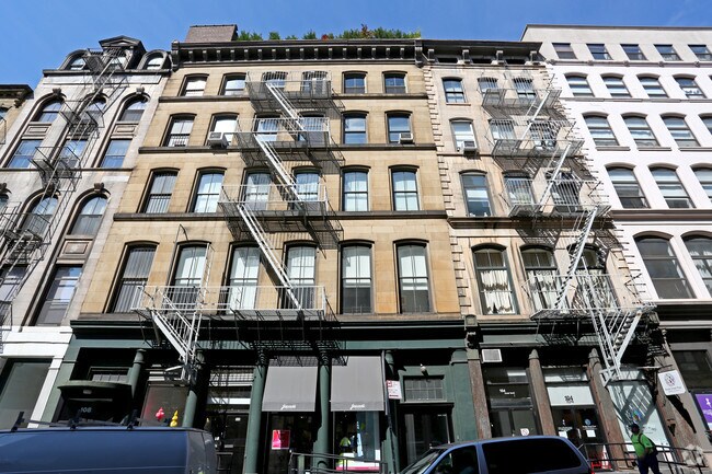 Building Photo - 106 Reade St