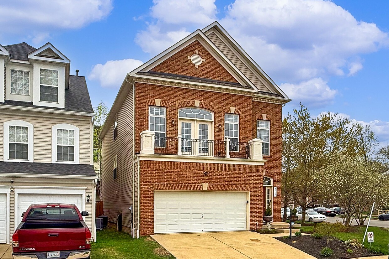 Foto principal - 4715 Manor Dr