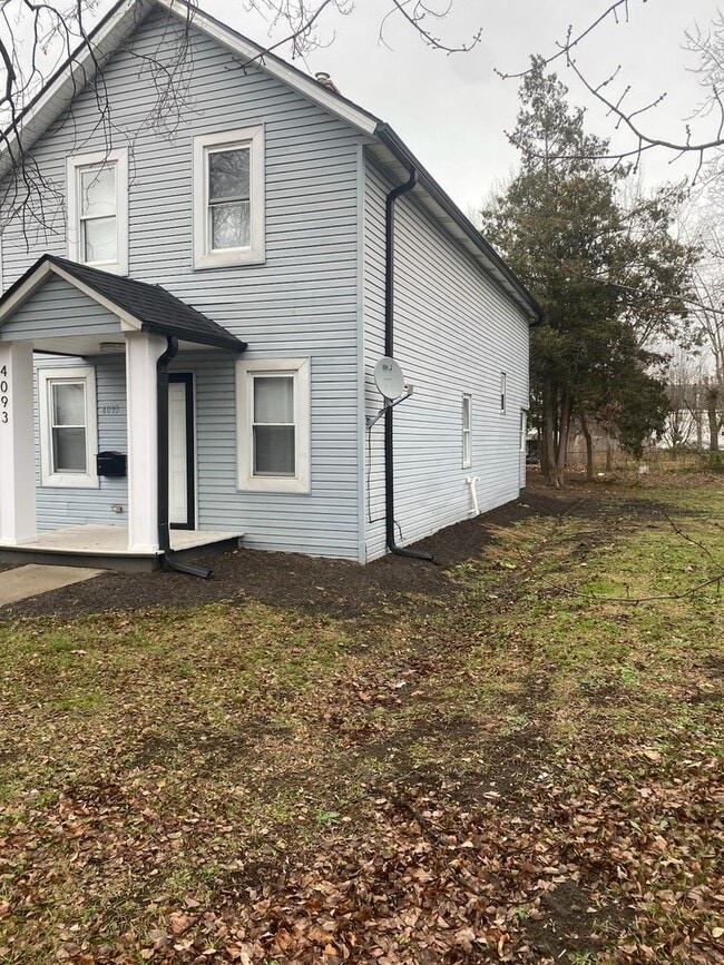 Building Photo - 4093 E 66th St