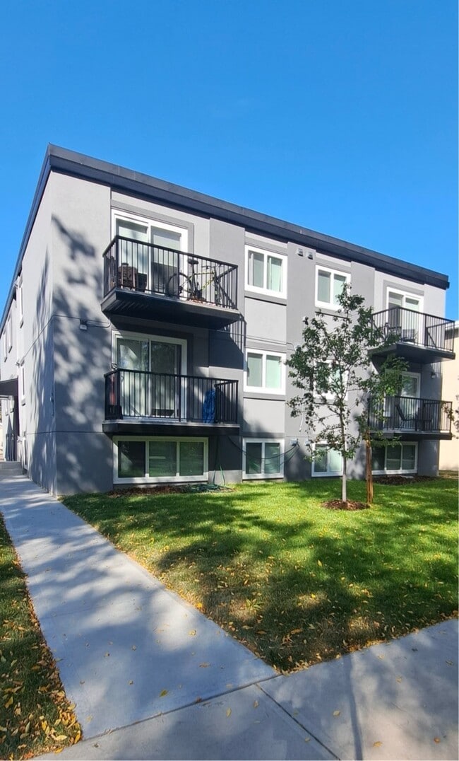 Building Photo - 9938-88 88 Ave NW
