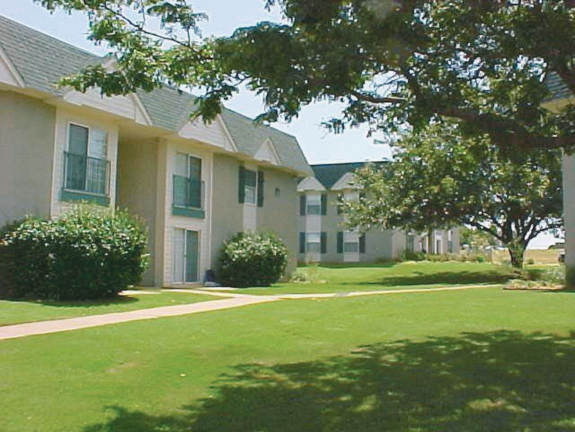 Garland Square Apartments Photo