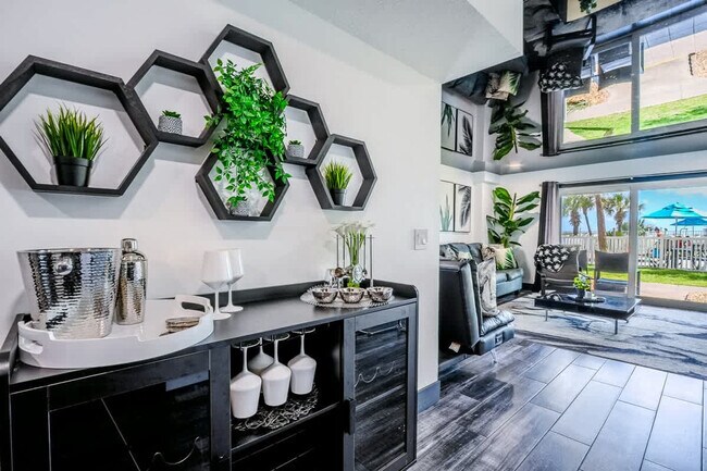 Foto del edificio - 8743 Thomas Dr