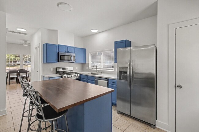 Foto del edificio - 800 Lightningbug Ln