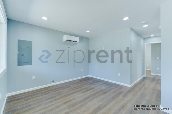 Building Photo - 5003 S Sheridan Ave