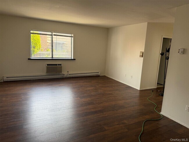 Foto del edificio - 530 Hudson Ave