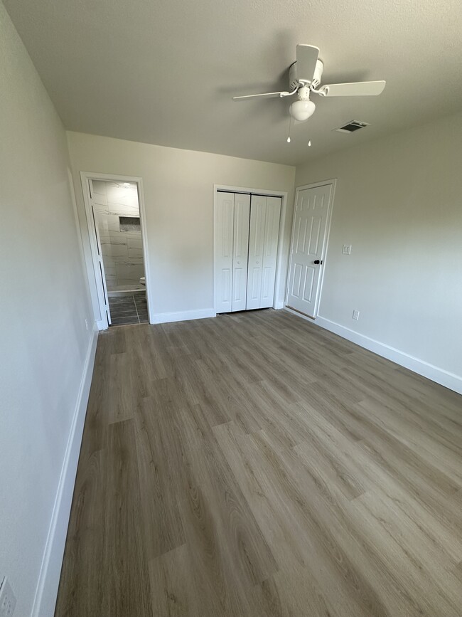 Building Photo - Malibu Active