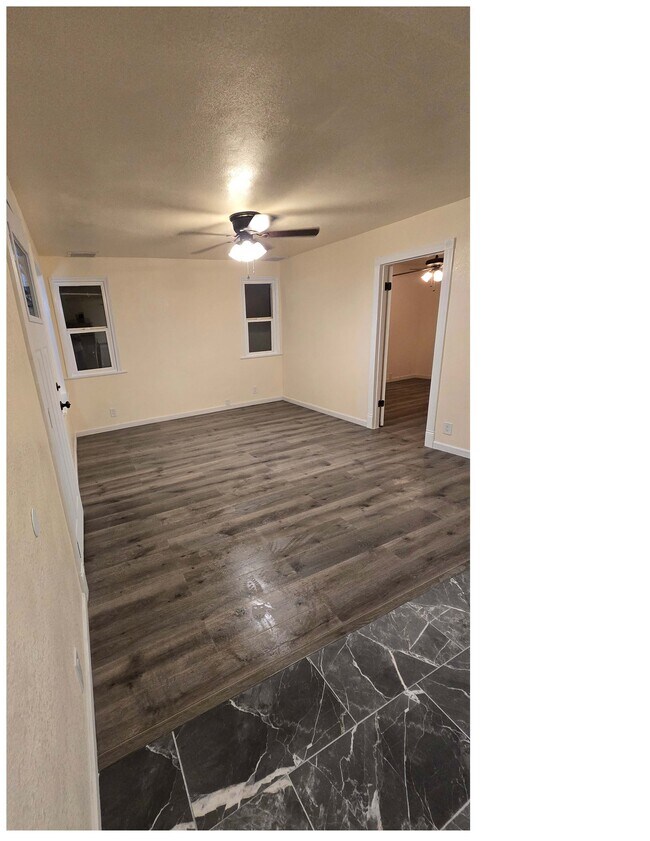 Foto del edificio - 10217 Yorba St