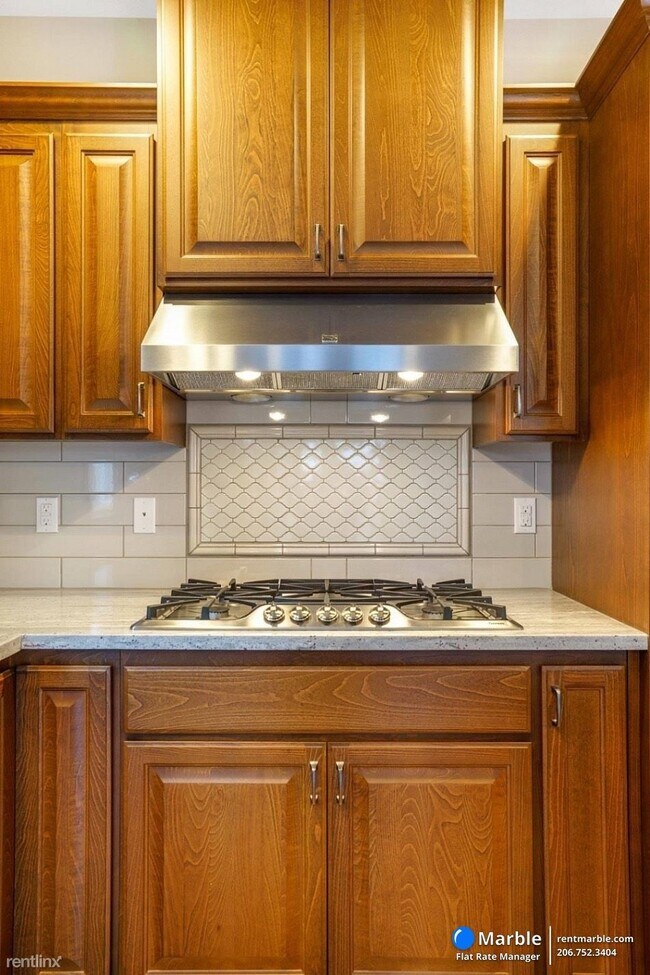 Building Photo - 5 br, 3 bath House - 13128 123rd Avenue Ct E
