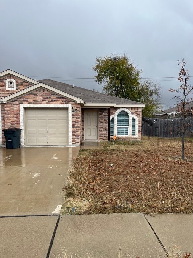 Building Photo - 4704 Waterproof Dr