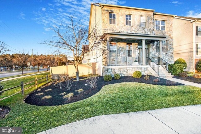 Building Photo - 3041 Bel Pre Rd