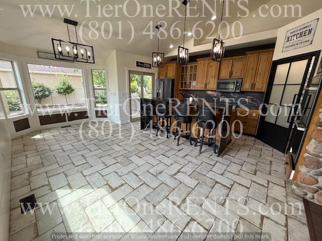 Building Photo - This property offers a NO DEPOSIT option a...