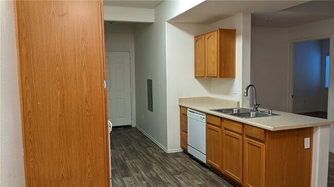 Foto del edificio - 41410 Juniper St