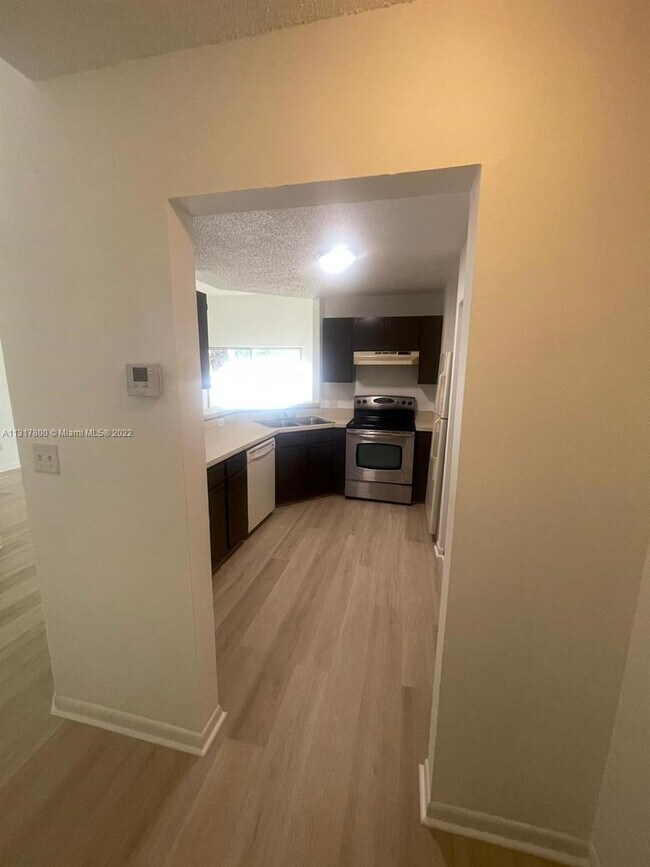Foto del edificio - 3465 NW 44th St