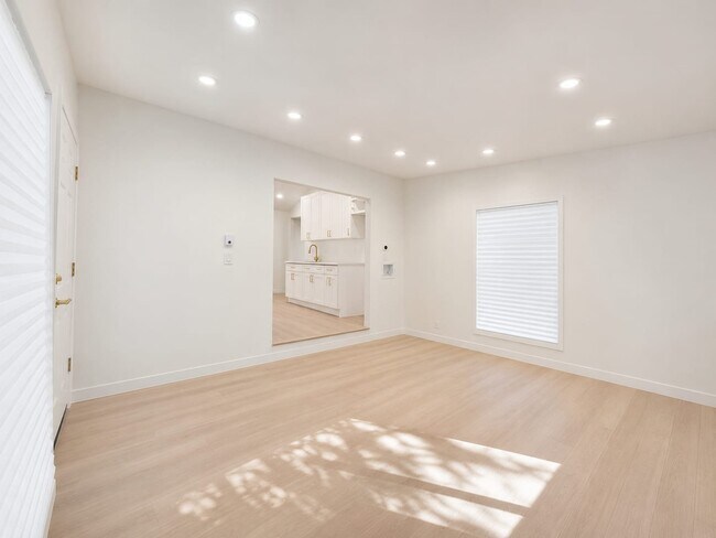 Foto del edificio - 8 Woodland Cir N