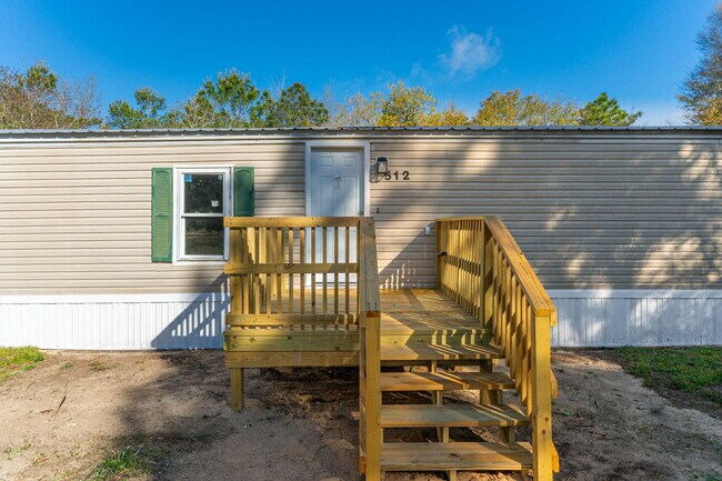 Building Photo - 512 W Bach Dr