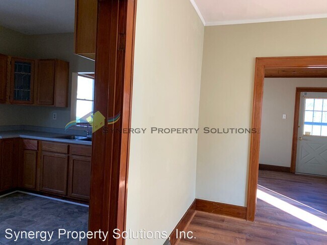 Foto del edificio - 3 br, 1.5 bath House - Clink Blvd. 359 Cra...