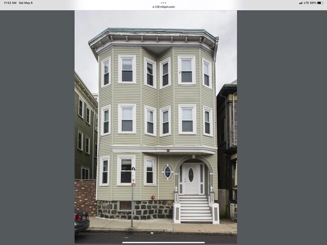 Building Photo - 180 Dorchester St