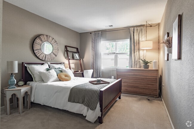 2BR,2BA,-1064SF, The Conquest - Fenwyck Manor Apartments