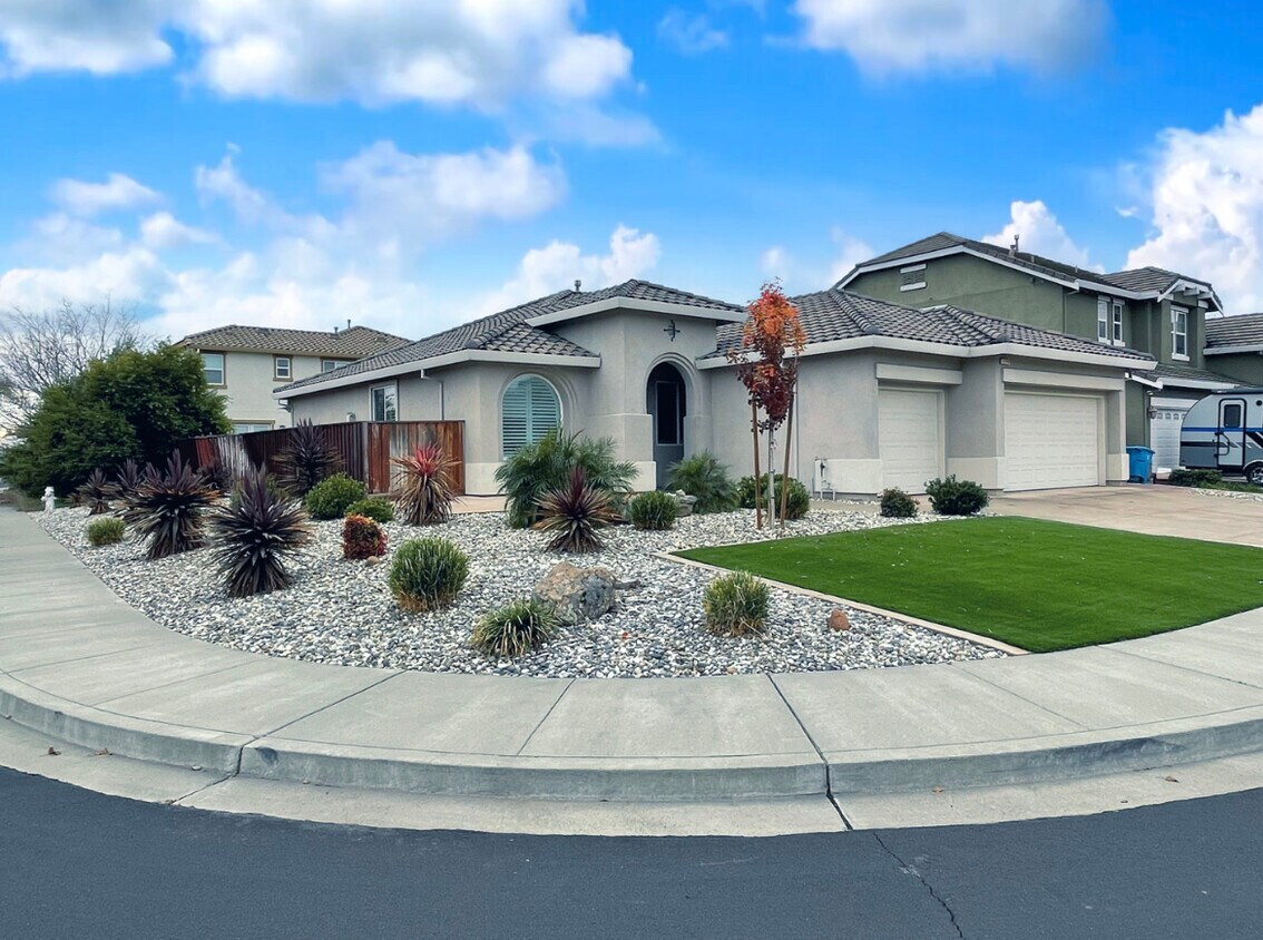 Foto principal - 366 Rock Creek Cir