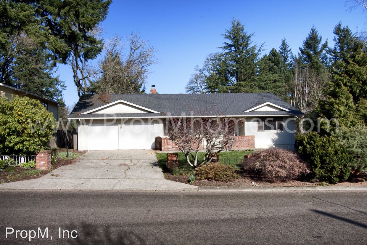 Primary Photo - 5 br, 3 bath House - 1755 SW Cloverleaf Road