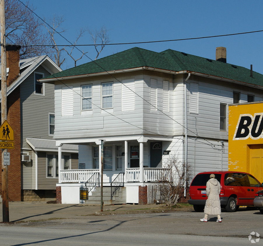 Building Photo - 622-624 Middle Ave