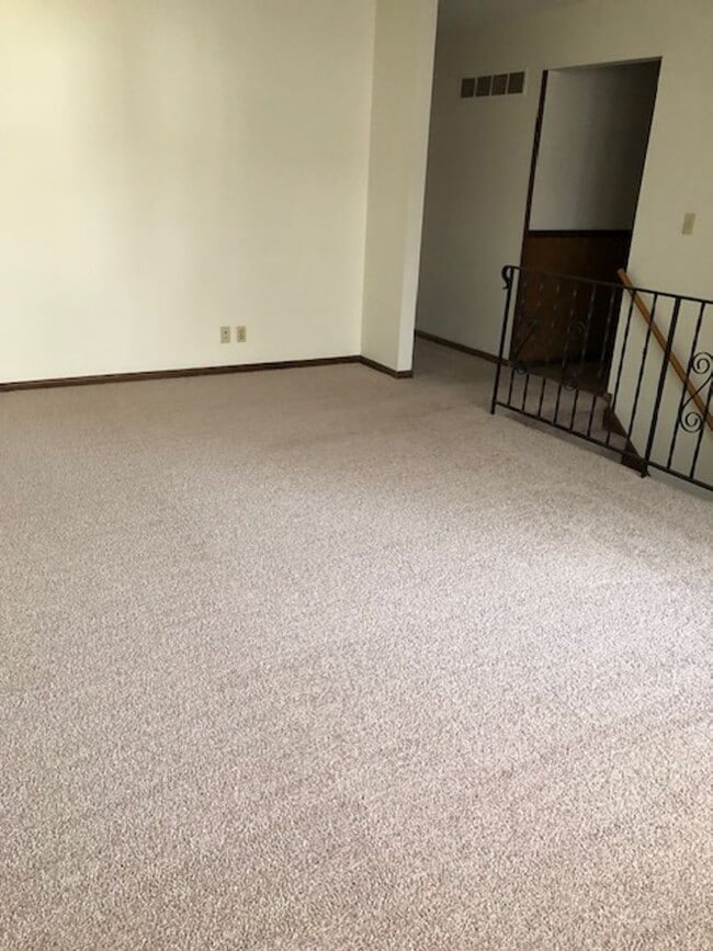 Building Photo - Three-Bedroom, 1-Bath House