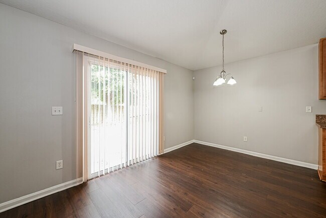 Foto del edificio - 6381 Rising Sun Dr