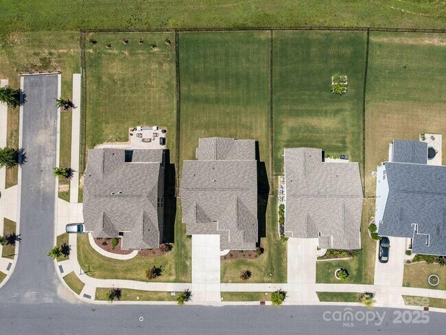 Building Photo - 6607 Wildbrook Dr