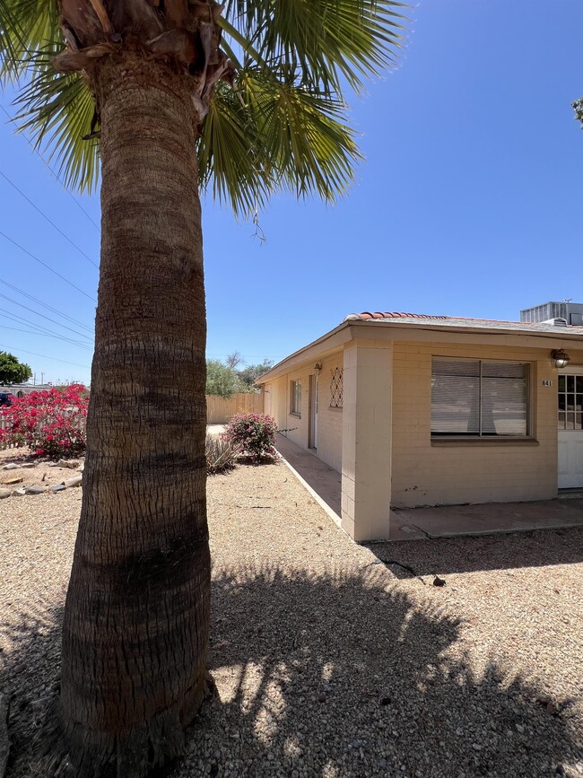 Building Photo - 841 E Cinnabar Ave