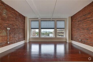 Building Photo - 806 Penn Ave