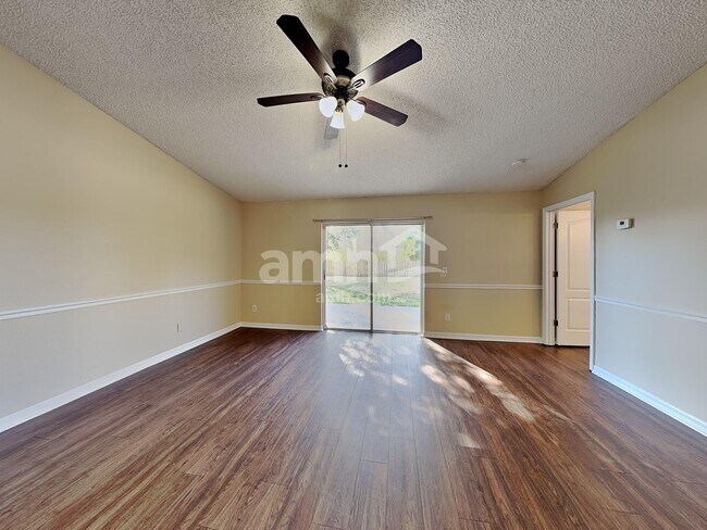 Foto del edificio - 632 Delmonico St NE