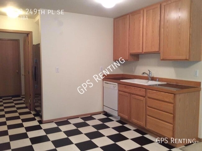 Building Photo - Rare find in Sammamish!