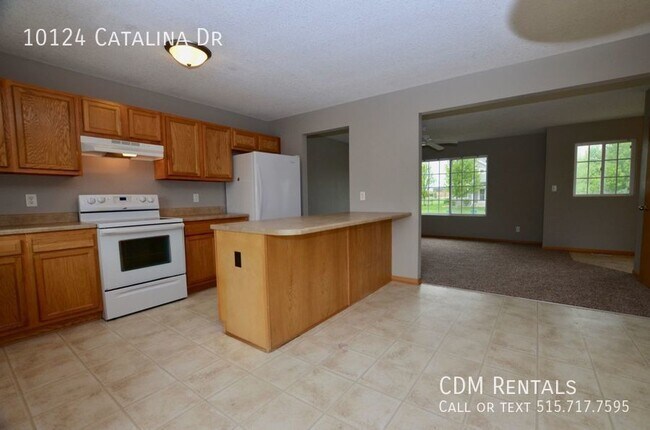 Foto del edificio - Like-new Johnston home!