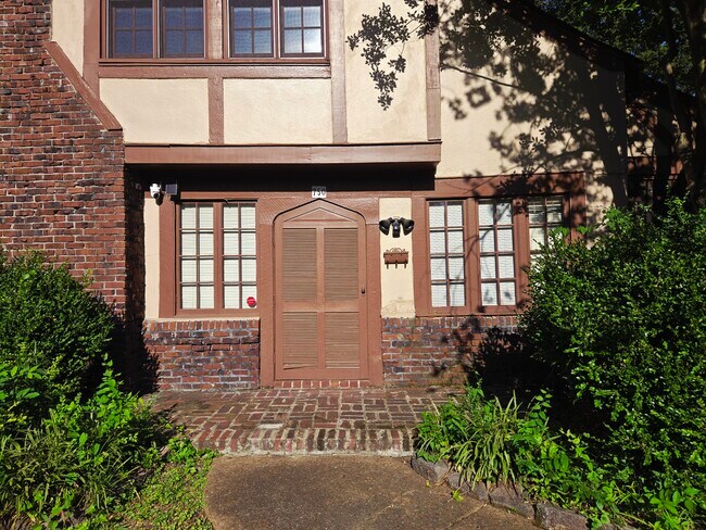 Foto del edificio - 750 N Auburndale St
