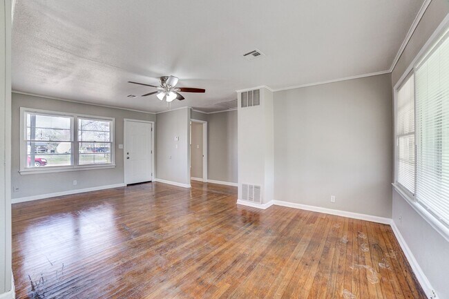 Foto del edificio - Recently Updated 3 Bed 1 Bath Rental Home