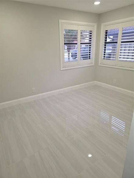 Foto del edificio - 6701 W Wedgewood Ave